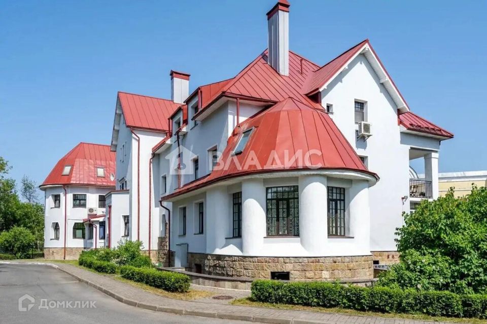 Продаётся 5-комнатная квартира, 170.7 м²