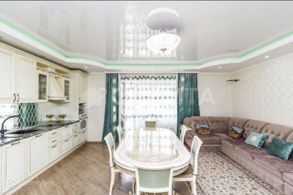 Продаётся 3-комнатная квартира, 129 м²