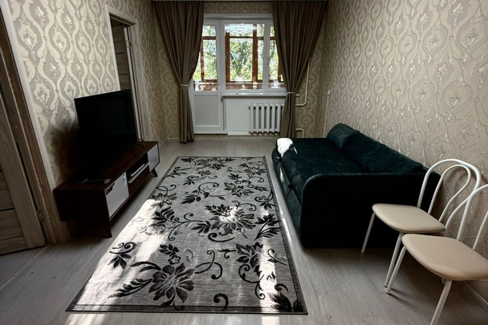 Продаётся 4-комнатная квартира, 65 м²