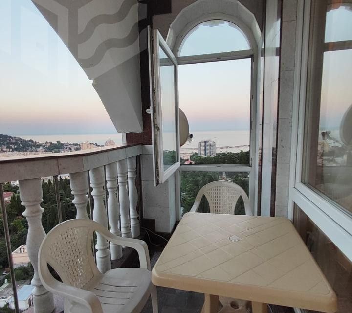 Продаётся 2-комнатная квартира, 104 м²