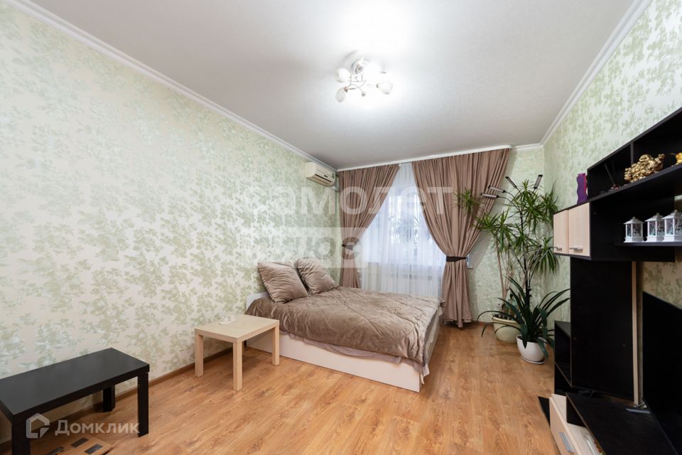 Продаётся 1-комнатная квартира, 42.6 м²