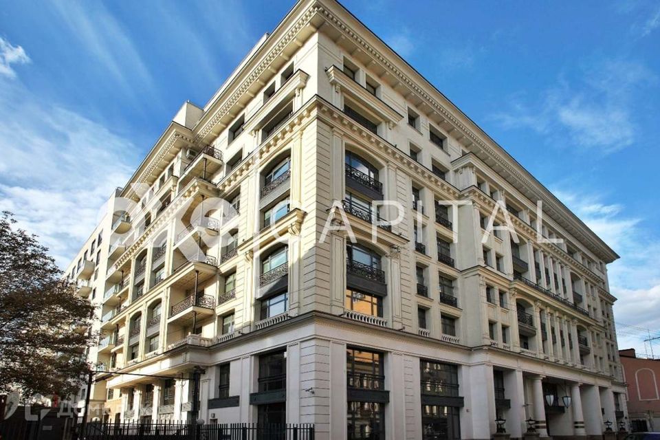 Продаётся 6-комнатная квартира, 306.5 м²