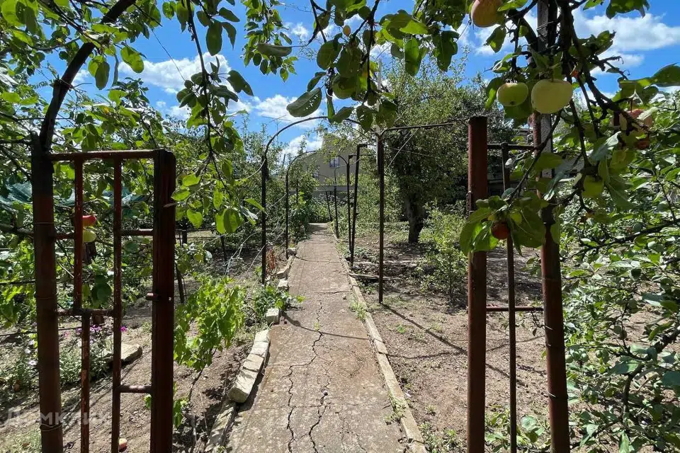 Продаётся 2-этажный дом, 660 м²