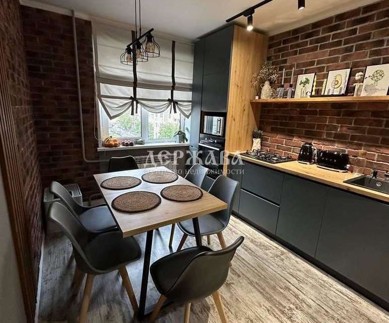 Продаётся 3-комнатная квартира, 64 м²