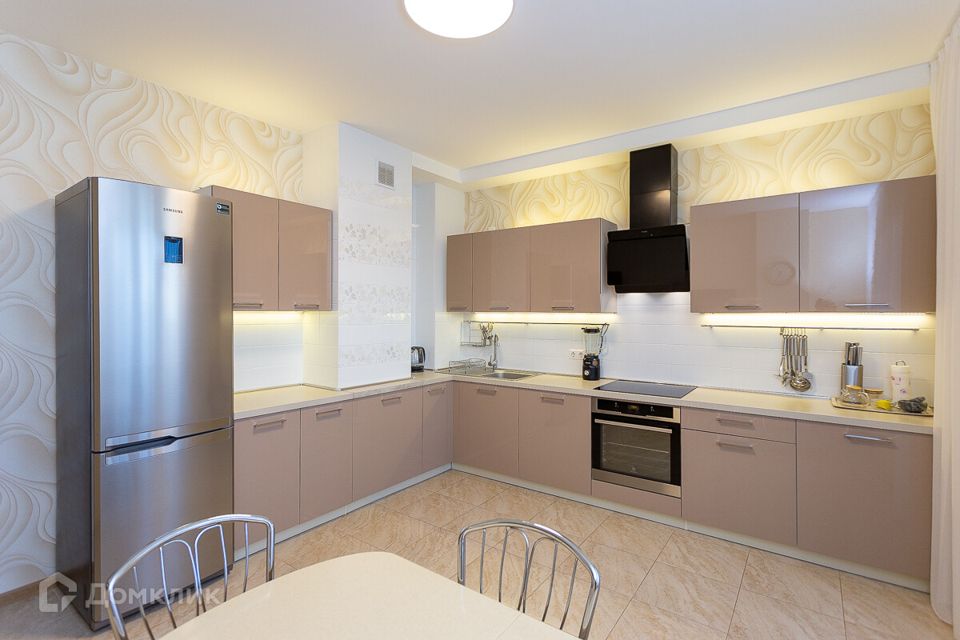 Продаётся 3-комнатная квартира, 82 м²