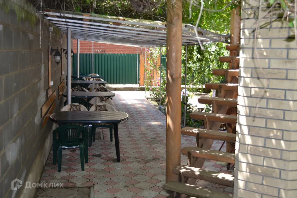 Продаётся 2-этажный дом, 561 м²