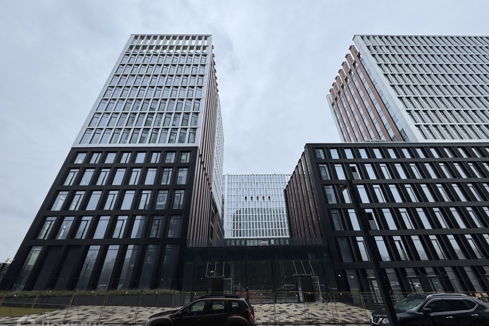 Продаётся 1-комнатная квартира, 71.8 м²