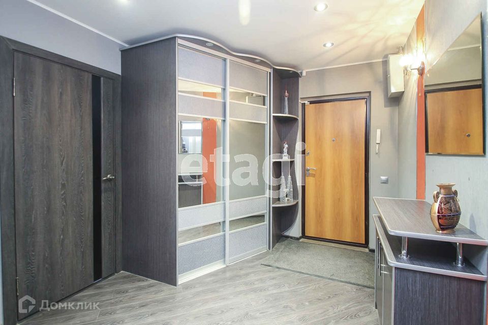 Продаётся 2-комнатная квартира, 82.1 м²