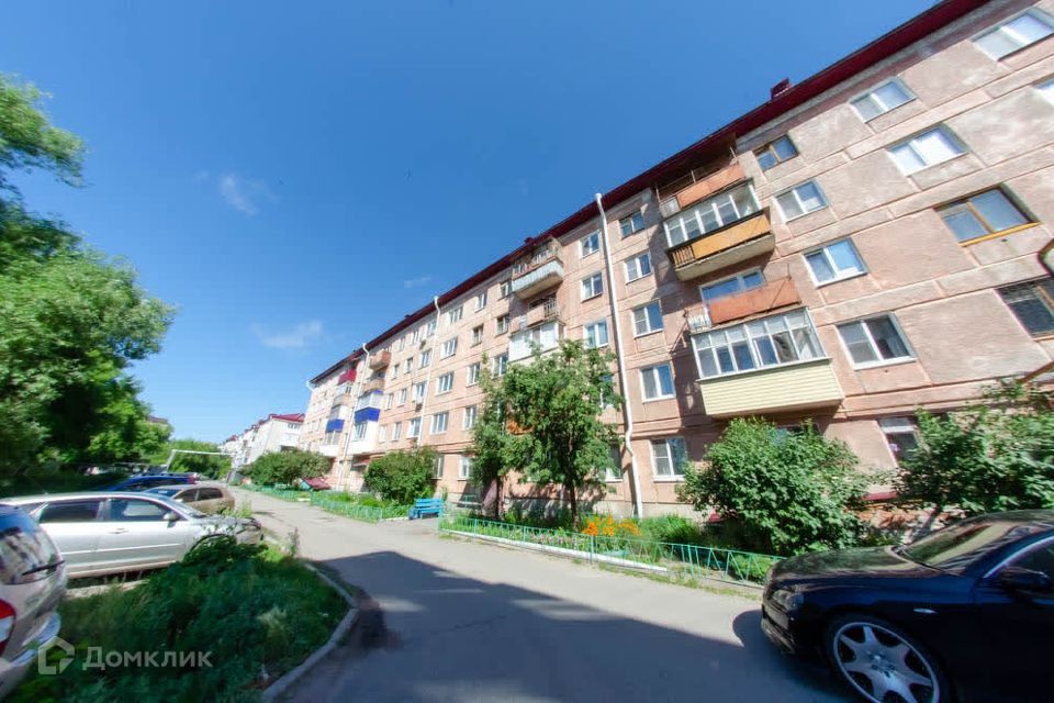 Продаётся 3-комнатная квартира, 52.3 м²