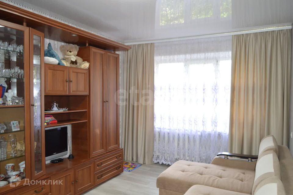 Продаётся 4-комнатная квартира, 74.5 м²