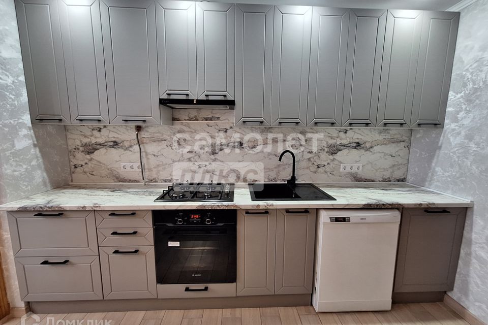 Продаётся 4-комнатная квартира, 81.3 м²