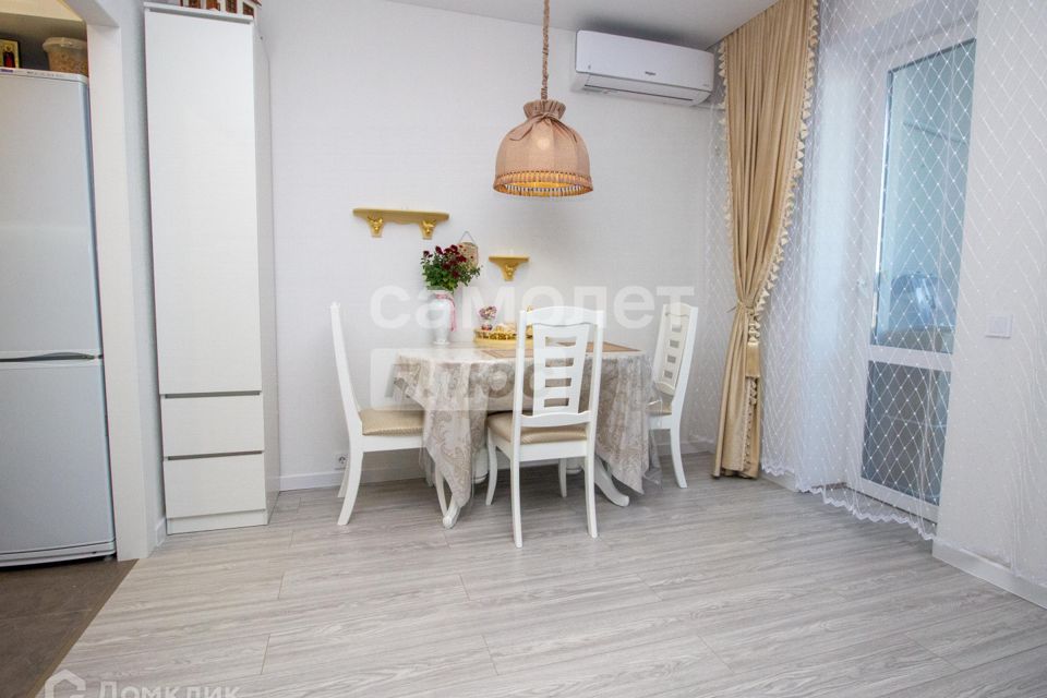 Продаётся 1-комнатная квартира, 40.6 м²