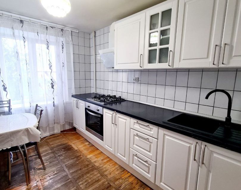 Продаётся 3-комнатная квартира, 63 м²