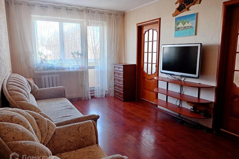 Продаётся 4-комнатная квартира, 61.9 м²