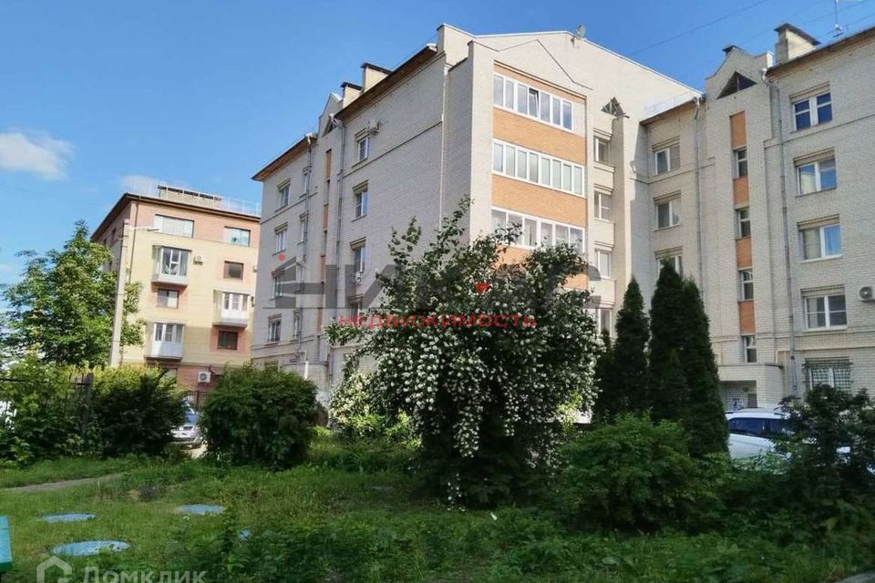 Продаётся 3-комнатная квартира, 103.2 м²
