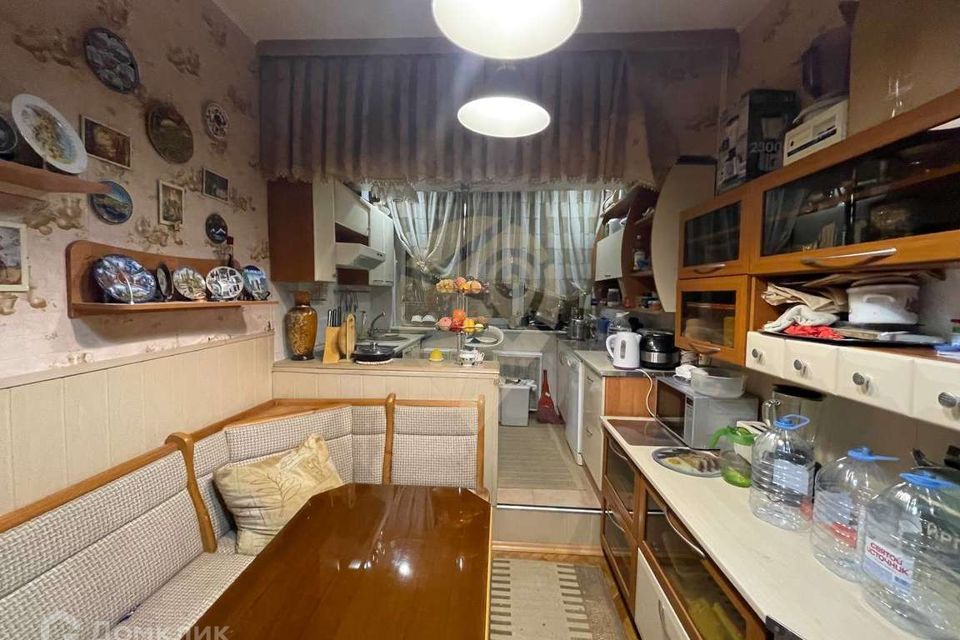 Продаётся 4-комнатная квартира, 104 м²