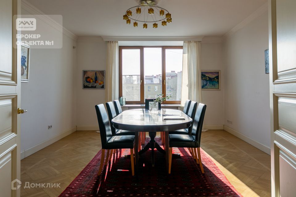 Продаётся 6-комнатная квартира, 242.5 м²