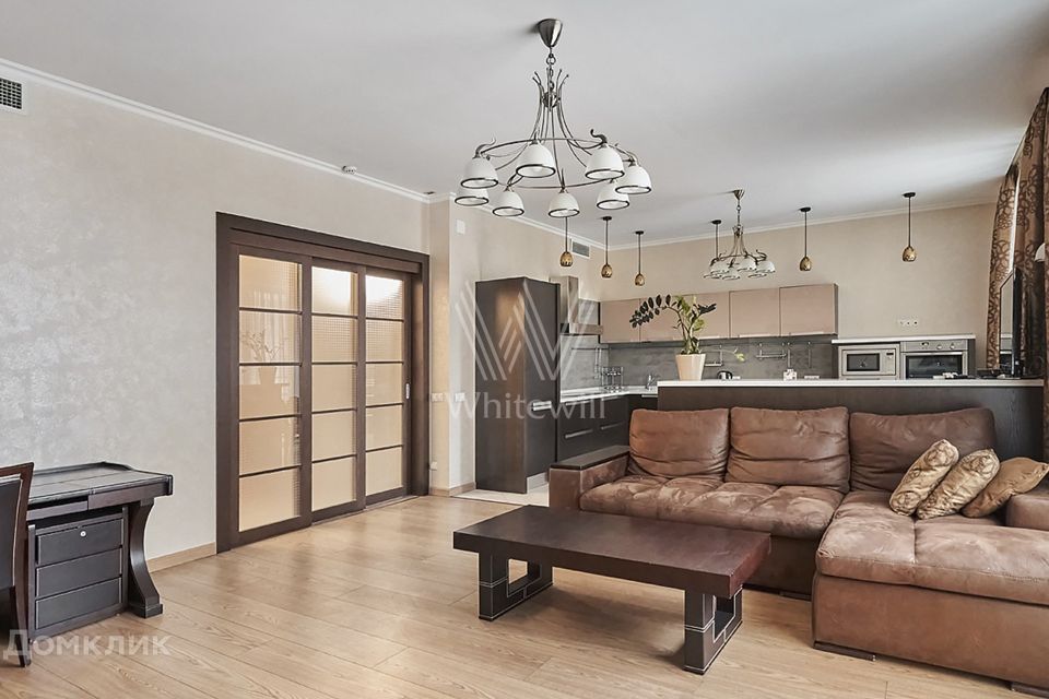 Сдаётся 3-комнатная квартира, 160 м²