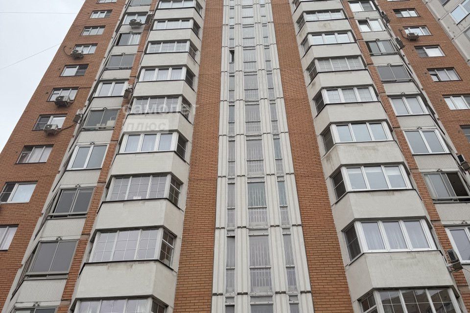 Продаётся 2-комнатная квартира, 60.3 м²