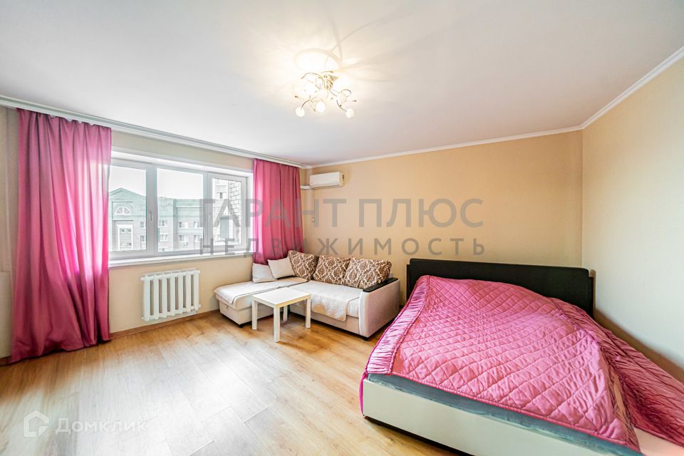 Продаётся 2-комнатная квартира, 72.7 м²