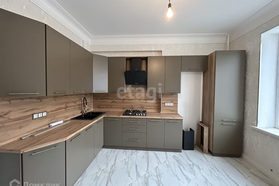 Продаётся 1-комнатная квартира, 60 м²