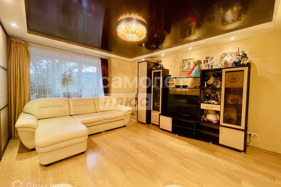 Продаётся 3-комнатная квартира, 75.6 м²