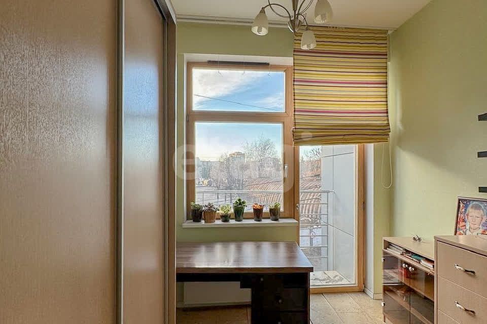 Продаётся 2-комнатная квартира, 90.2 м²