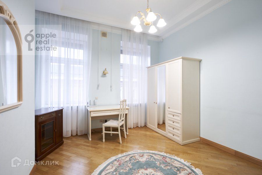 Сдаётся 4-комнатная квартира, 138 м²