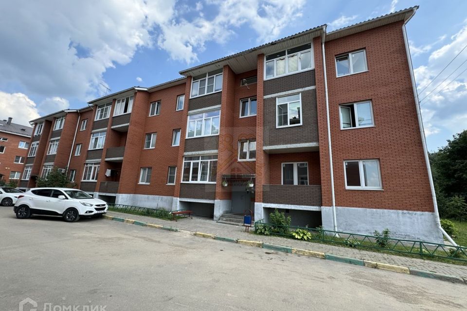 Продаётся 1-комнатная квартира, 104.3 м²