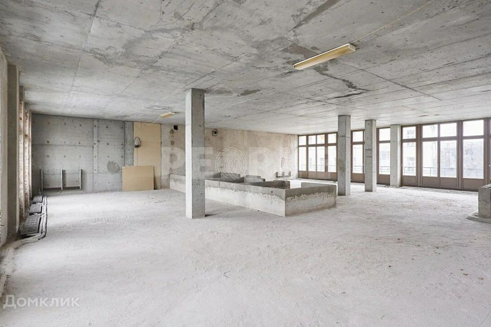 Продаётся 5-комнатная квартира, 252.1 м²