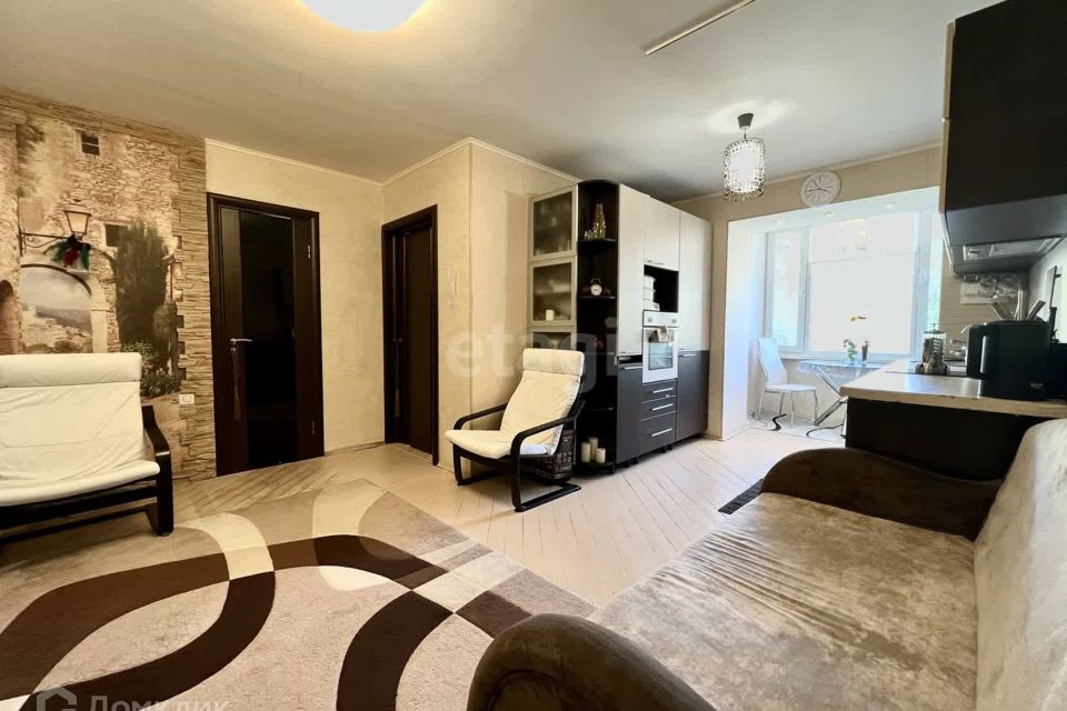 Продаётся 2-комнатная квартира, 56.3 м²