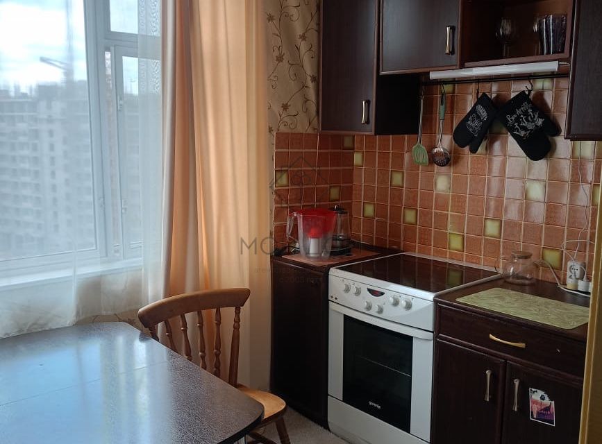 Сдаётся 1-комнатная квартира, 38 м²