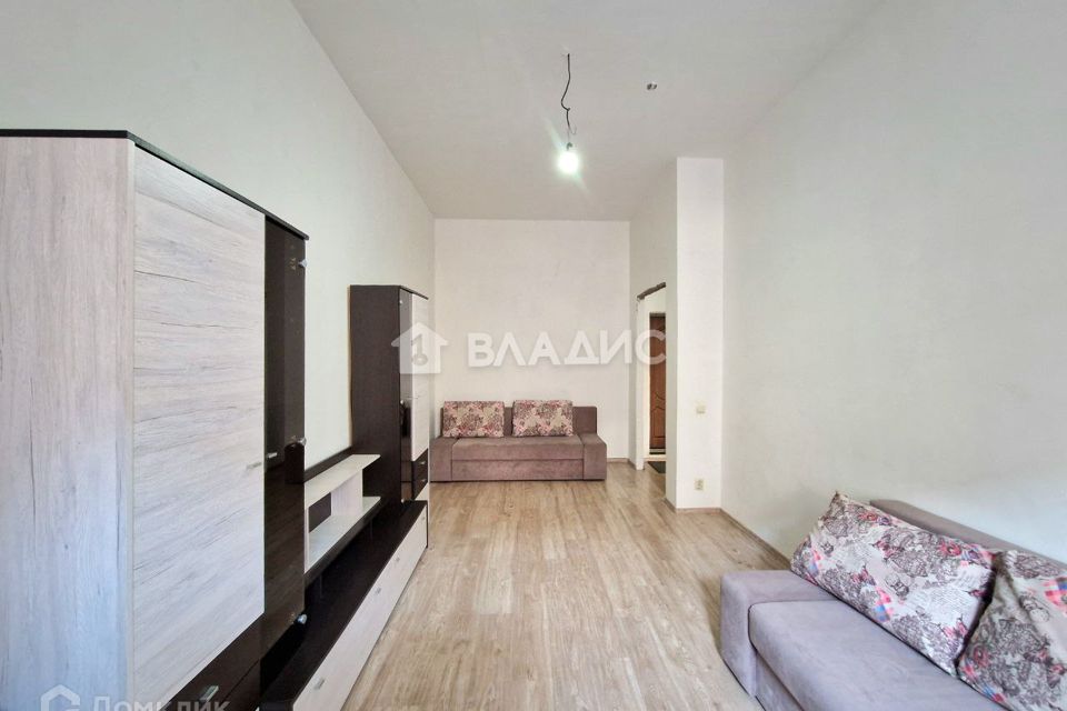 Продаётся 1-комнатная квартира, 46.6 м²