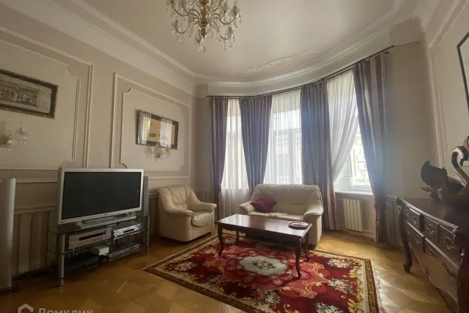 Продаётся 5-комнатная квартира, 160 м²