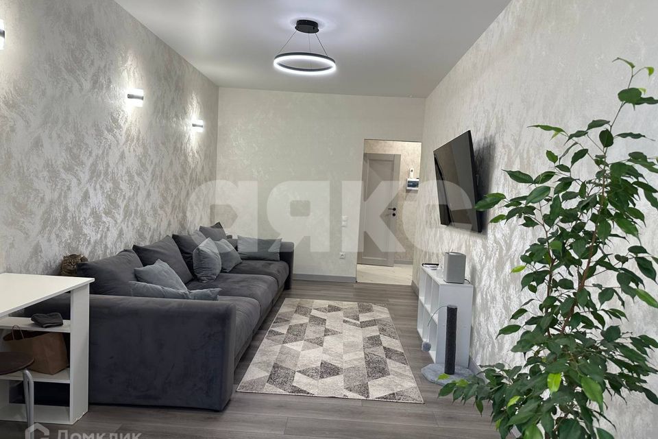 Продаётся 1-комнатная квартира, 43 м²