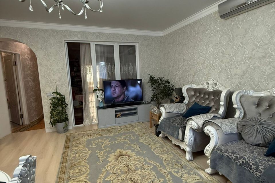 Продаётся 4-комнатная квартира, 83 м²