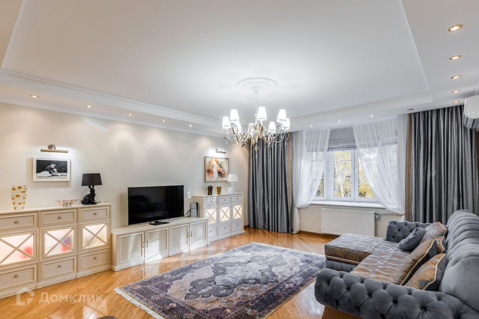 Продаётся 5-комнатная квартира, 166.6 м²