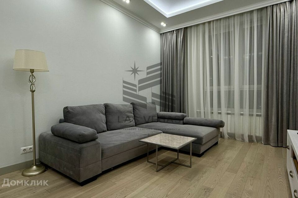 Сдаётся 2-комнатная квартира, 75 м²