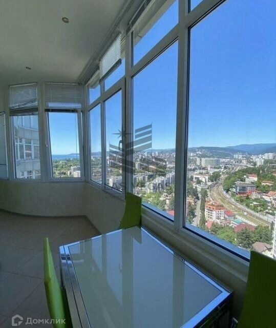 Сдаётся 4-комнатная квартира, 155 м²