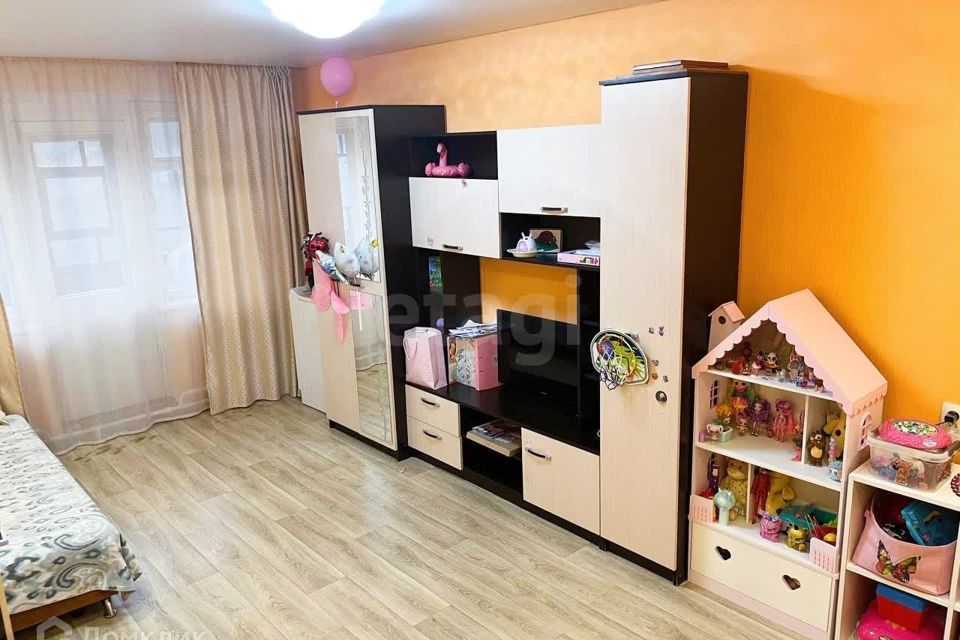 Продаётся 3-комнатная квартира, 61.8 м²