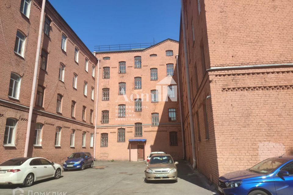 Продаётся 2 комнаты в 14-комн. квартире, 28.8 м²