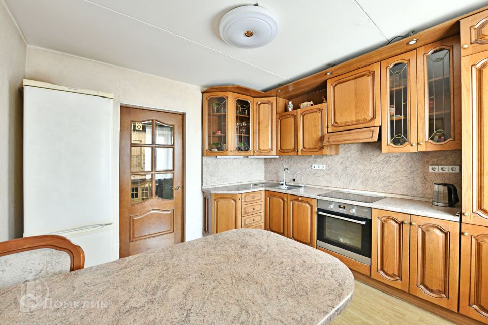 Продаётся 4-комнатная квартира, 111.2 м²
