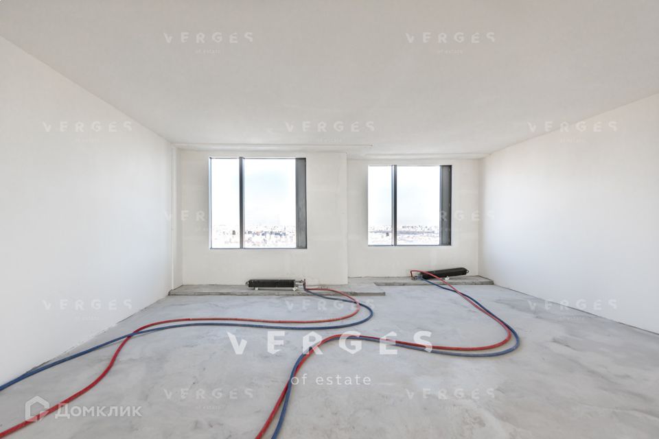 Продаётся 4-комнатная квартира, 151 м²
