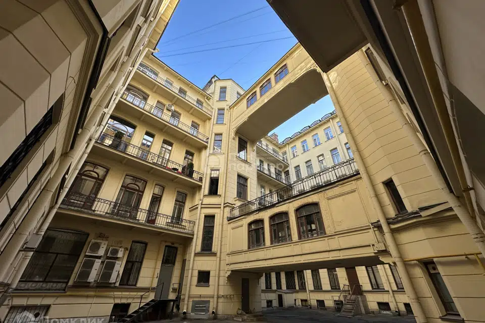 Продаётся 4-комнатная квартира, 101 м²