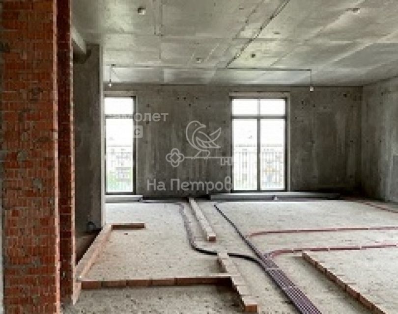 Продаётся 4-комнатная квартира, 130 м²