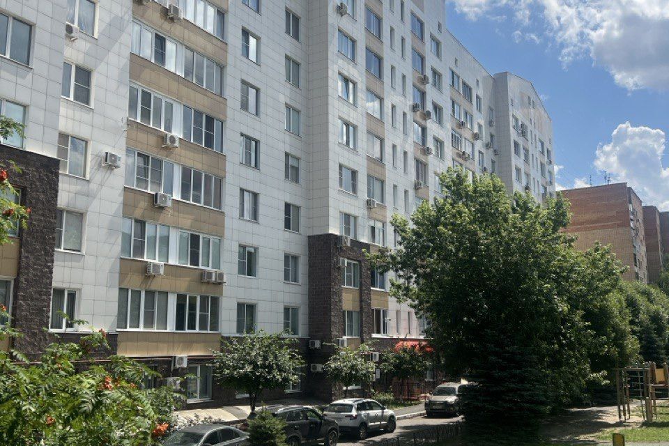 Продаётся 3-комнатная квартира, 118 м²