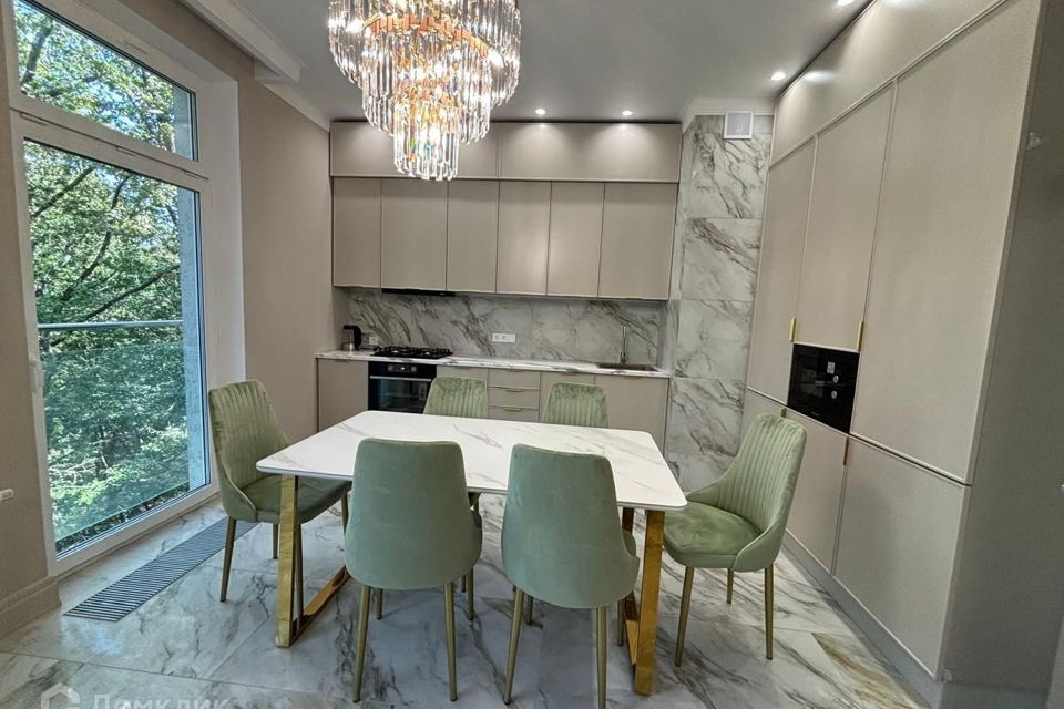 Сдаётся 3-комнатная квартира, 95 м²