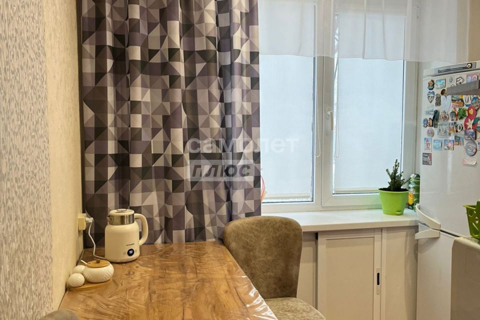 Продаётся 3-комнатная квартира, 50.5 м²