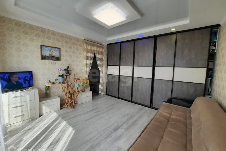 Продаётся 1-комнатная квартира, 38.1 м²