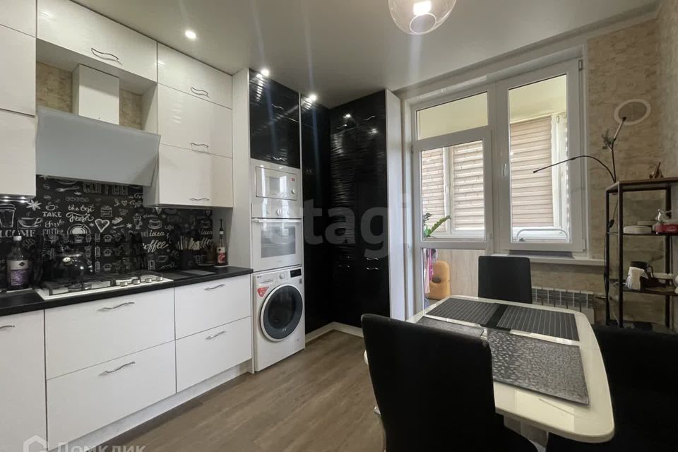 Продаётся 1-комнатная квартира, 42.4 м²